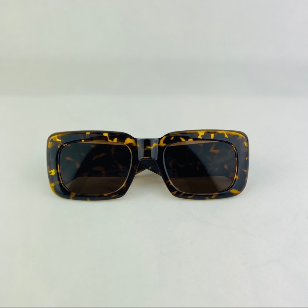 Awesome rectangular cheetah frame and brown lens